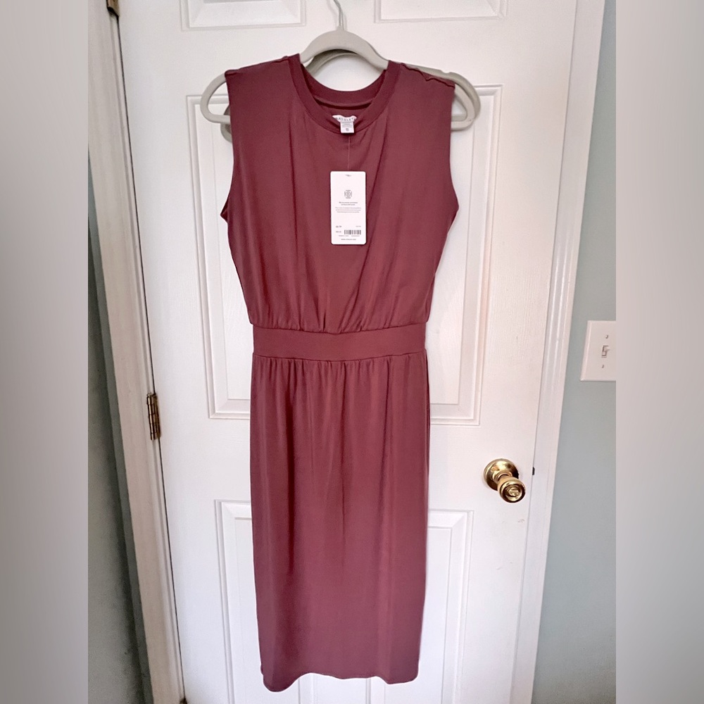 NWT Athleta Dusty Rose Sleeveless Midi 👗